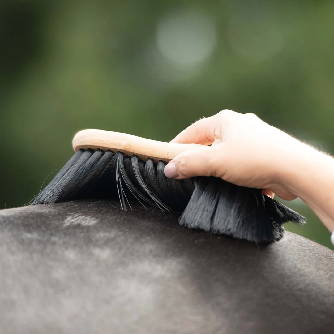 Borstiq Shaped Soft Flick Brush