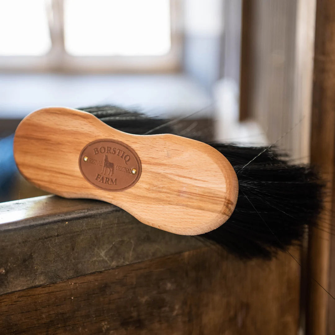 Borstiq Shaped Soft Maxi Flick Brush