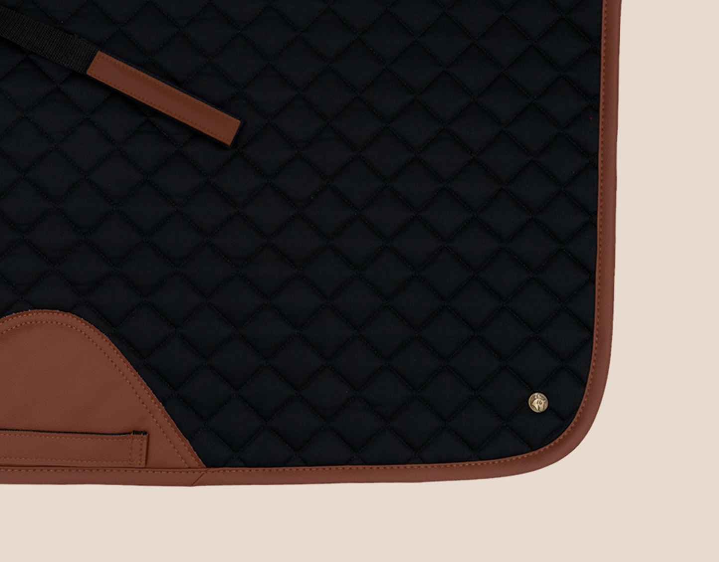 16 Cypress Jumper Pad - Black & Cognac